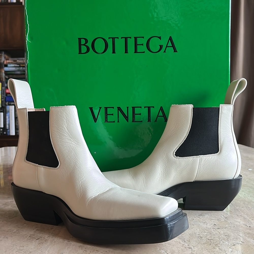 NEW BOTTEGA VENETA BOOTS Leather Off-white ankle Boots Sz 36.5 Authentic